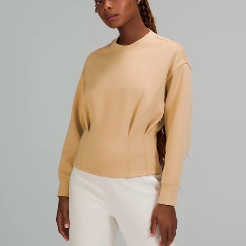 Lululemon Gathered Waist Crew Pullover